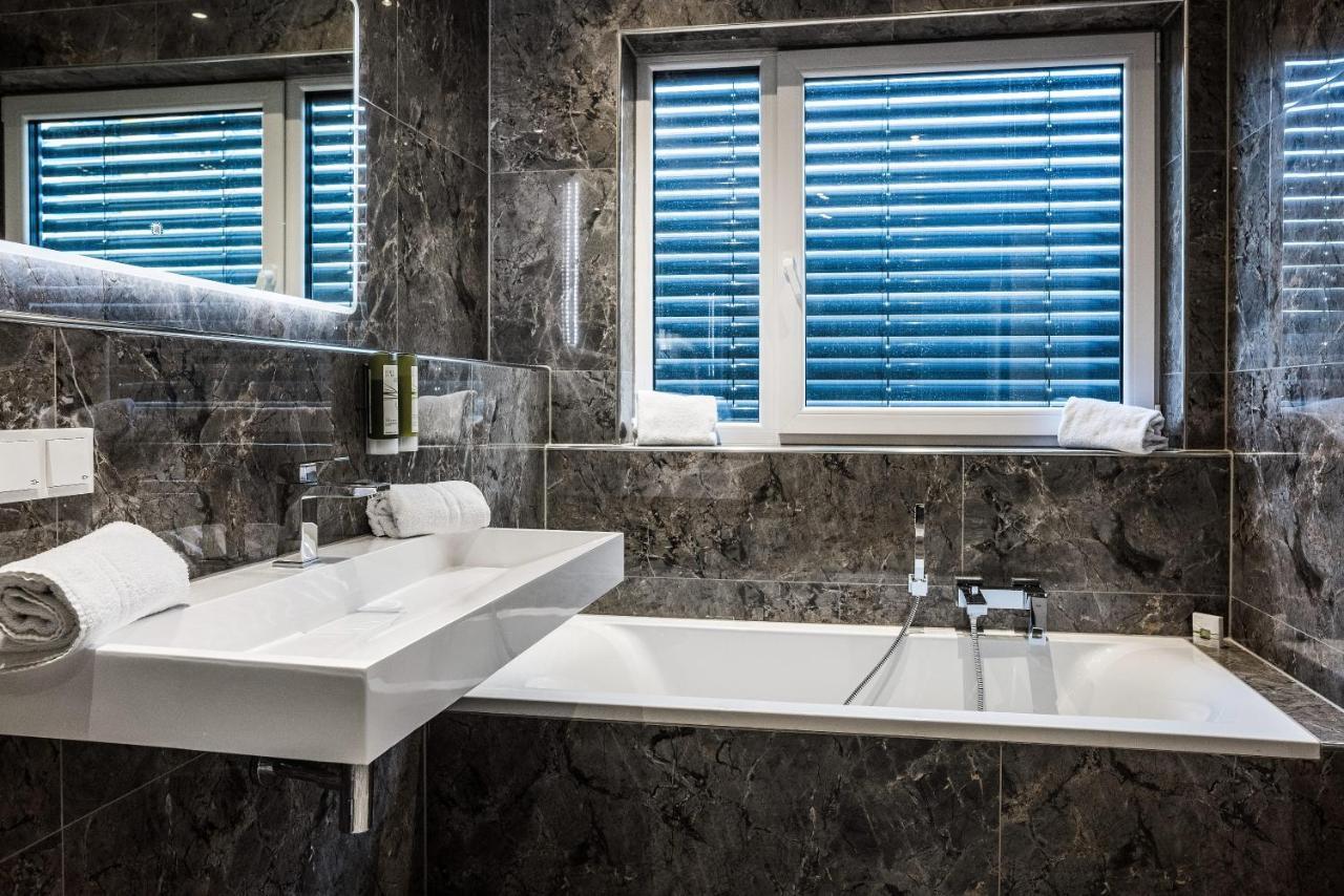 לודוויגסהאפן אם ריין Rheincity Hotel & Boardinghouse מראה חיצוני תמונה