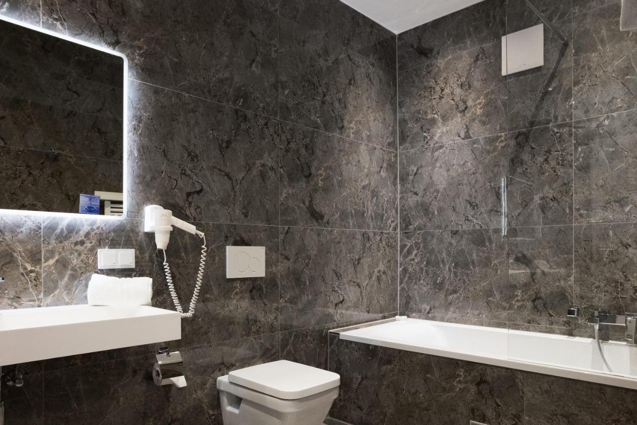 לודוויגסהאפן אם ריין Rheincity Hotel & Boardinghouse מראה חיצוני תמונה