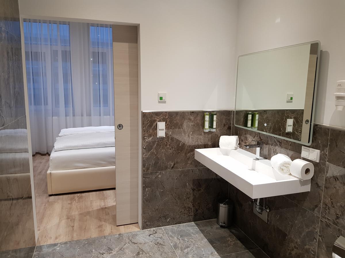 לודוויגסהאפן אם ריין Rheincity Hotel & Boardinghouse מראה חיצוני תמונה